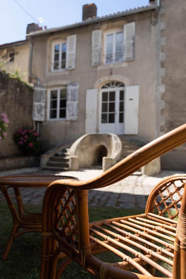 Un Dimanche Chez Julie Chambre Leontine Parthenay Eksteriør bilde
